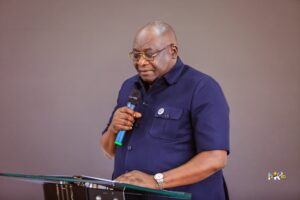 Colloque sur la Constitution en RDC : Professeur Yvon Mwengwe parmi les figures clés du colloque national